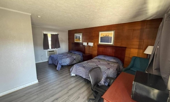 Danville Hotel | Family-Friendly Room Near Riverwalk & Danville Sites, Pets Welcome & Parking