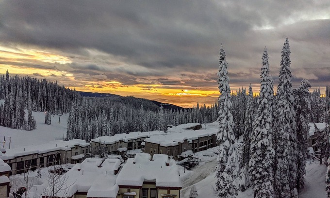 Silver Star Mountain Condo | Family Friendly Ski In Ski Out Private Hot Tub EV Charging