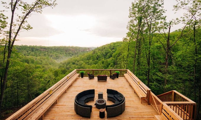 Frenchburg Cabin | Family & Friends Retreat | HotTub | Views | Arcade