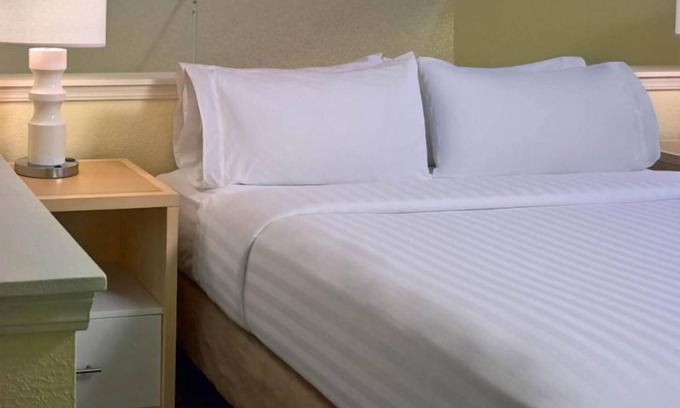 Middleburg Heights Hotel | Family fun at Cuyahoga County Fairgrounds! 2 Pet-friendly Units W/FREE Parking