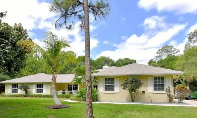 Jupiter Farms House | Family fun in Jungle Paradise! Sleeps 8& By beachn