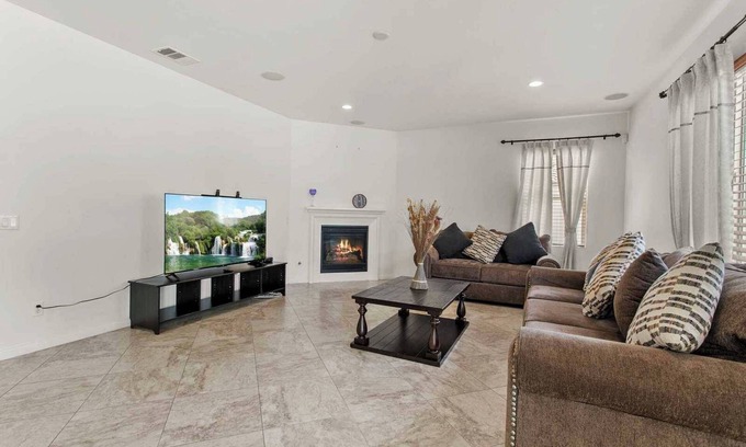 Eastvale House | Family Fun on Leighton #40938