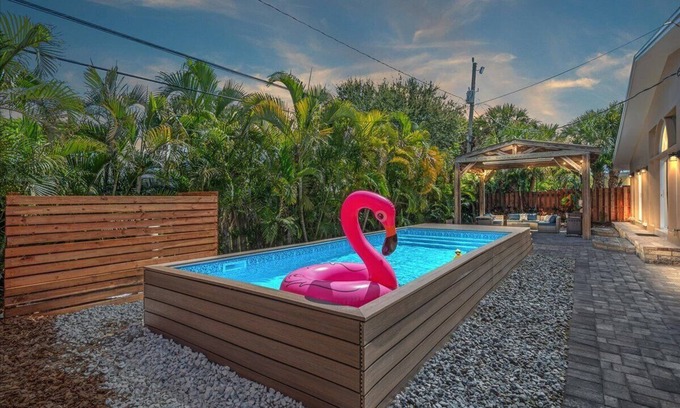 Indian Harbour Beach House | Family Fun-5B -Heated Modern Pool- Game Room - 2 Mins Beach-Short Orlando Drive