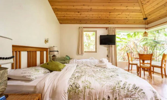 Volcano Cabin | Family Getaway in Volcano sleeps 4