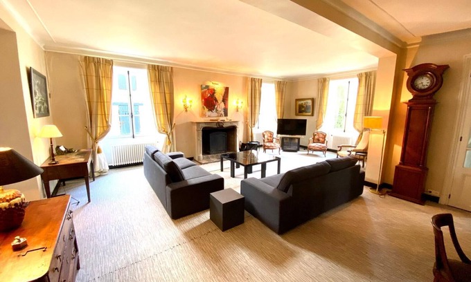 Garancieres-en-Beauce House | Family house for rent, very spacious.