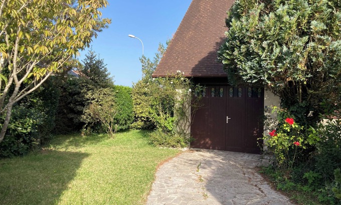 Varaville House | Family home close to the sea ideal for several families