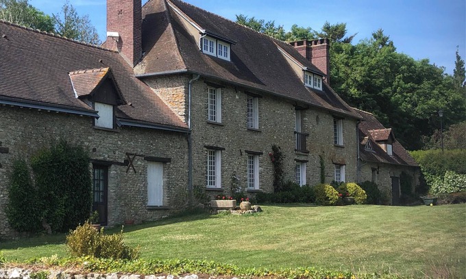 Berthenonville House | Family home in Vexin, 1 hour from Paris. Sleeps 17.