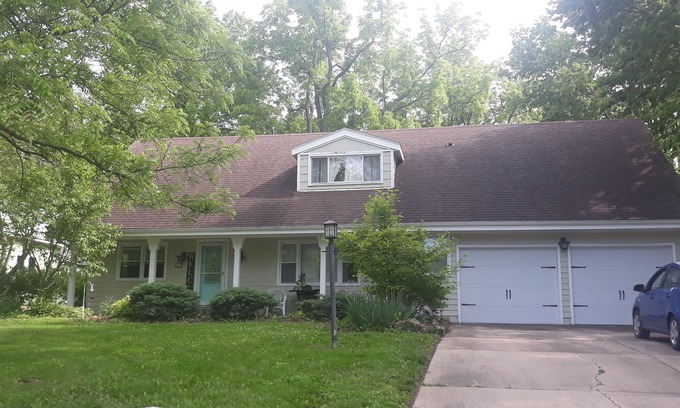 Overland Park House | Family Home, walk to Downtown Overland Park!