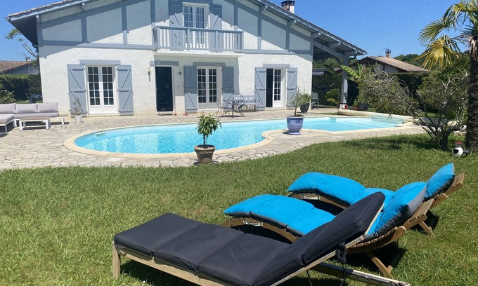 Saint-Martin-de-Hinx House | Family house of 175m2