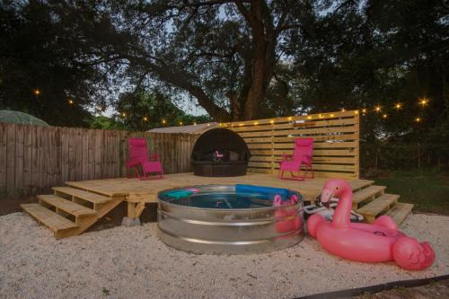 Bellview House | family house cowboy pool HOT TUB Yard Games