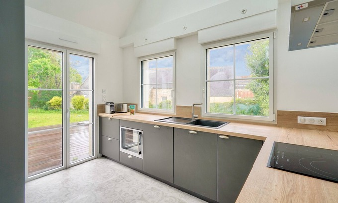 Loctudy Ski Chalet | Family house for 6- 600 m from the beach