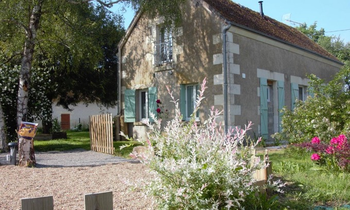 Couddes Cottage | Family house near Beauval Zoo, pets allowed, parking