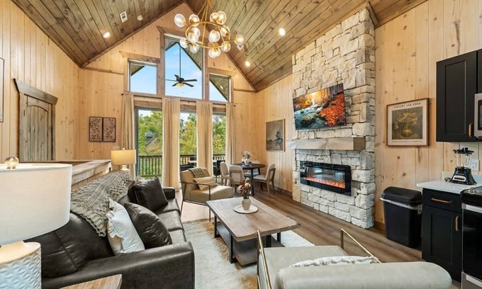 Sevierville Cabin | Family Lake Getaway/Hot tub/Lake Access