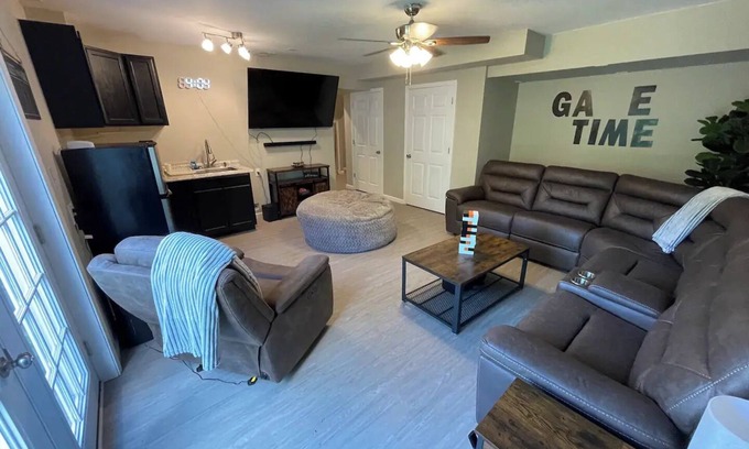 Lexington House | Family Lodgings near Hamburg Shopping and Dining