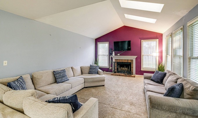 Montclair House | Family Retreat w/Fenced Yard in Woodbridge!