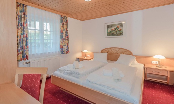 Haus im Ennstal Cottage | Family room half board - Cafe Pension Kitzer