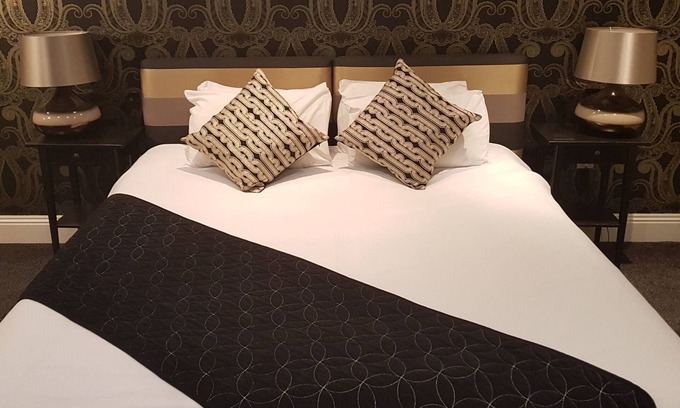 Yeovil Bed & Breakfast | Family Room with Ensuite Shower Room