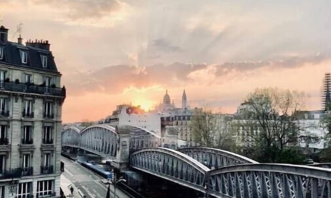 Quartier de la Goutte-d'Or Apartment | Family-style 4-piece Rue Louis Blanc PARIS 10 near Metro La Chapelle