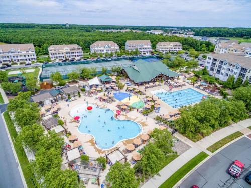 Sun Ridge House | Family Townhouse - Coastal Charm at Bayside Golf Cart Access Pools