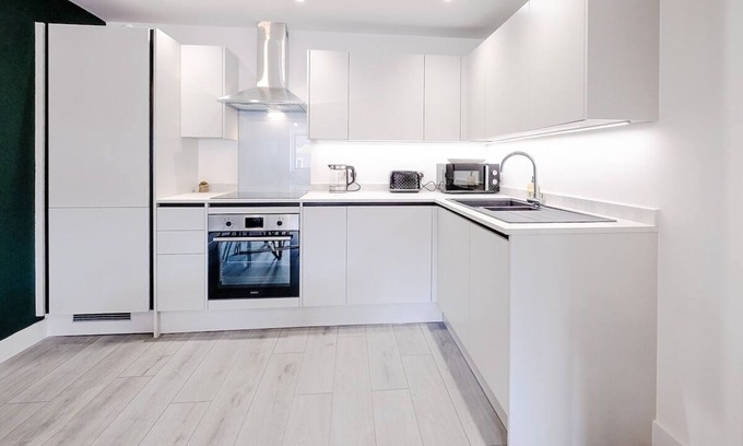 Hemel Hempstead Apartment | FamilyRelocation I Contractors I Business