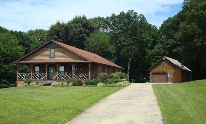Fancy Gap House | Fancy Gap Cabin, Blue Ridge Parkway, Virginia