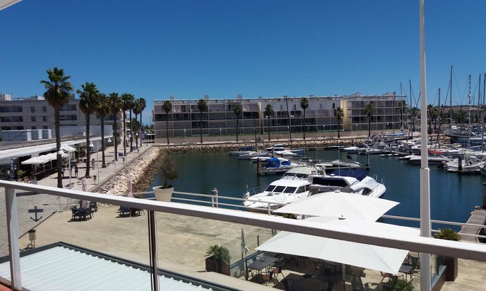 Telheiro Apartment | Fantastic 2 Bedroom Front Line Apartment overlooking the Marina