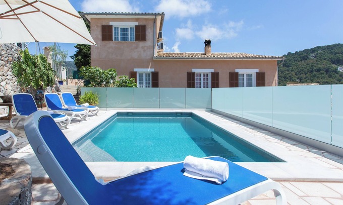 Puerto de Soller Apartment | Fantastic Apartment “Casa Paqui”with Sea View, Mountain View & Wi-Fi