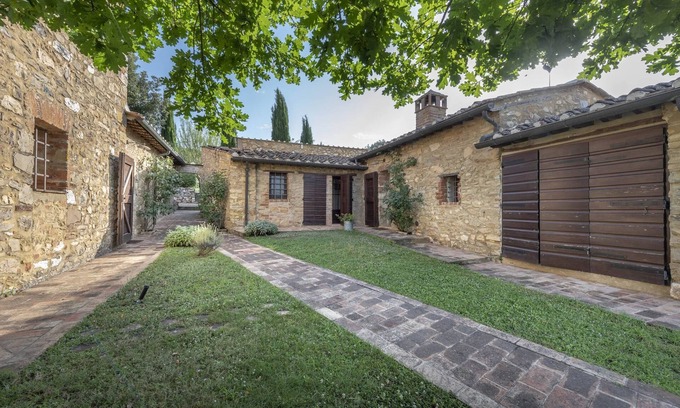 Simignano Apartment | Fantastic apartment with private terrace, large shared pool, quiet location