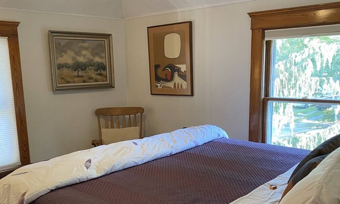 Water Hill Bed & Breakfast | Fantastic Downtown Location Tailgating Fire Pit, Gazebo, Close to lots of Restaurants. Lots of Parking