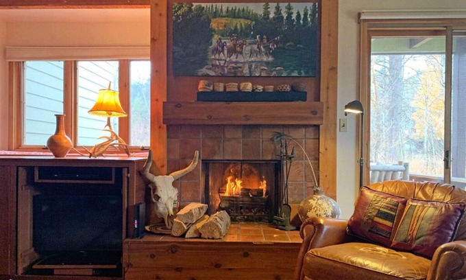 Moose Wilson Road Condo | Fantastic One-Bedroom Condo with Deck