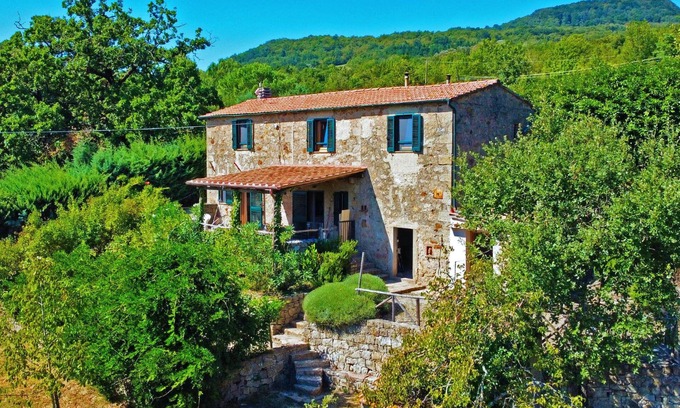 Sassofortino House | Fantastic stone house with several terraces and views of the Maremma