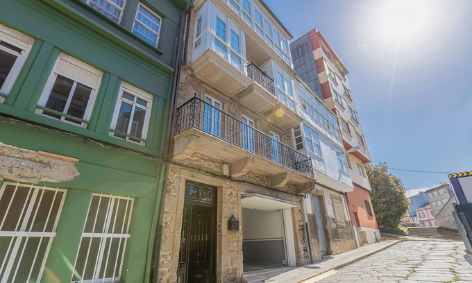 Ferrol House | Fantastic townhouse in beautiful location in Ferrol.