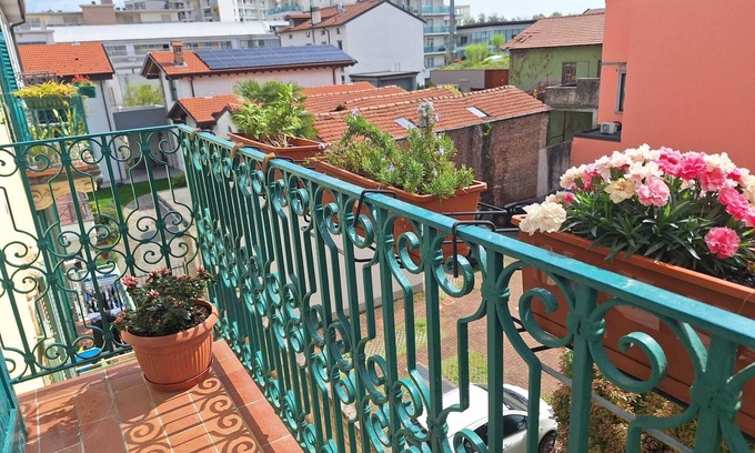 Stazione Apartment | Fantoni Guest House - Central Bergamo - Free Parking - 2 Bedrooms - 2 Bathrooms