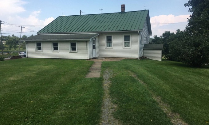 Ramblewood Other | Farm guesthouse open for football, graduation and other short-term rentals