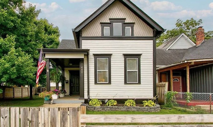 Indianapolis House | Farm House Downtown Indianapolis