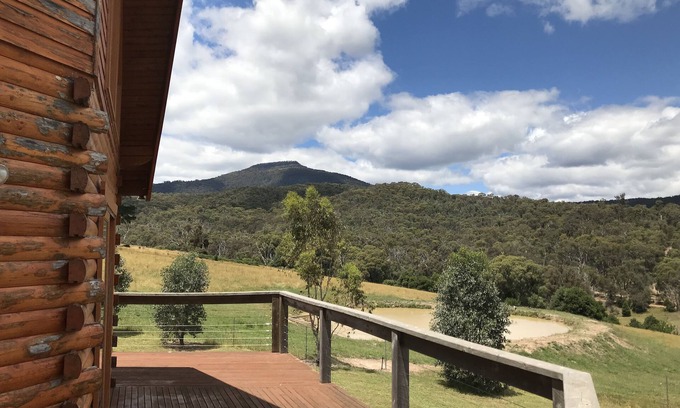 Merrijig House | Farm stay, log cabin (sleeps 8-10)