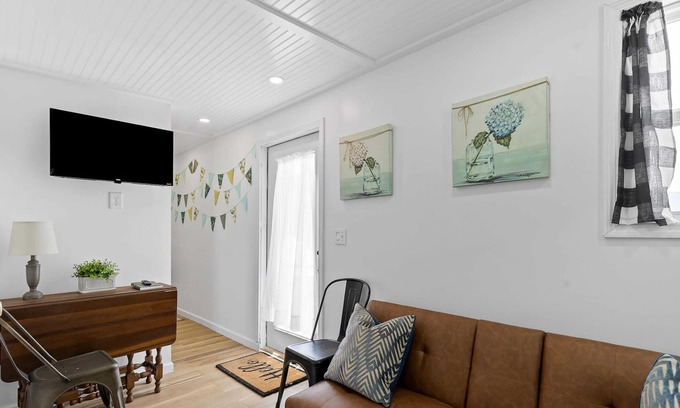 Lookout Valley Neighborhood Association House | Farm Stay w/ pool - 15 Mins to Chattanooga- Tiny 2