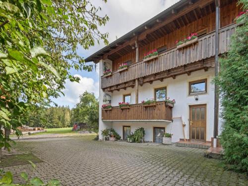 Neukirchen Beim Heiligen Blut House | Farmhouse in Neukirchen near Heiligen Blut