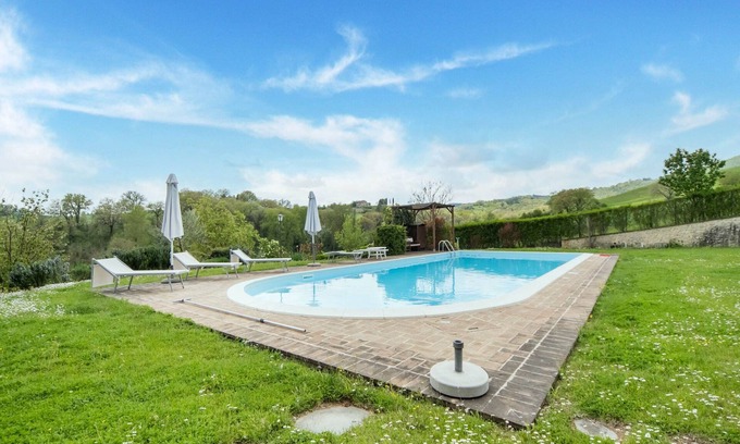 Citta di Castello Cottage | Farmhouse in Citta di Castello With Pool