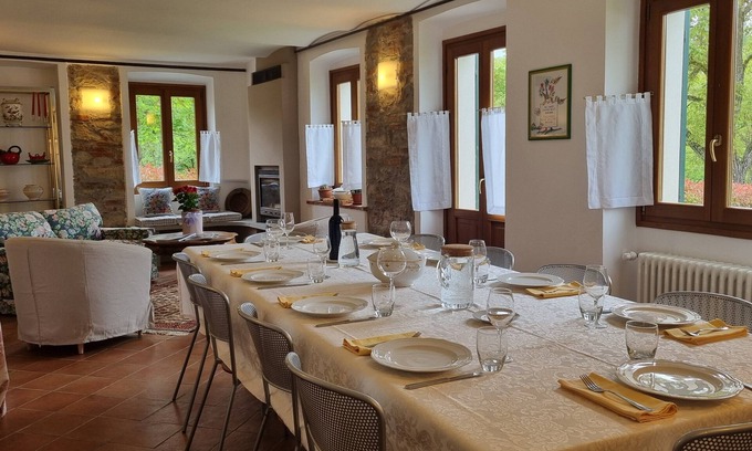 Rocca Grimalda Villa | Farmhouse in the heart of the countryside, for groups and families