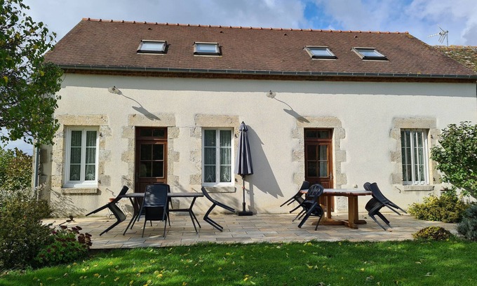 Chailly-en-Gatinais Cottage | Farmhouse Retreat in Scenic Gâtinais - Spacious, Accessible & Eco-Friendly