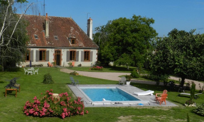 Mercy Cottage | Farmhouse with heated pool, pets allowed