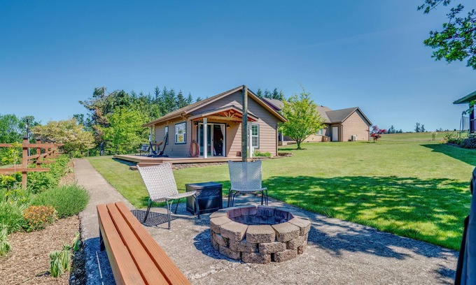 Salem Cottage | Farmland guest cottage - Near Silverton, Oregon