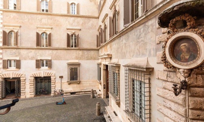 Rione VII Regola Apartment | Farnese Enchanting Apartment by Romeloft
