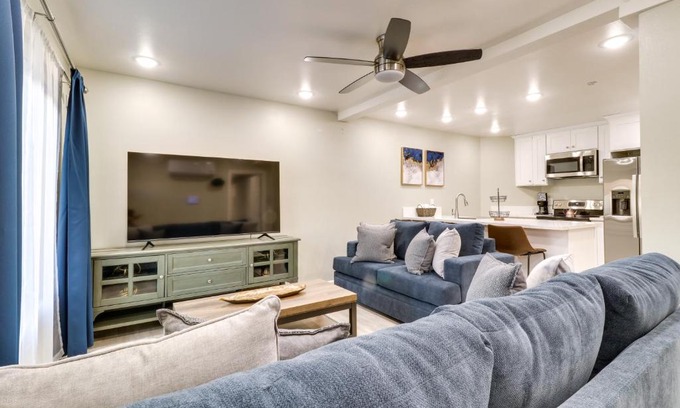 Fontana Apartment | Fast WiFi and Free Parking Cozy Fontana Apartment