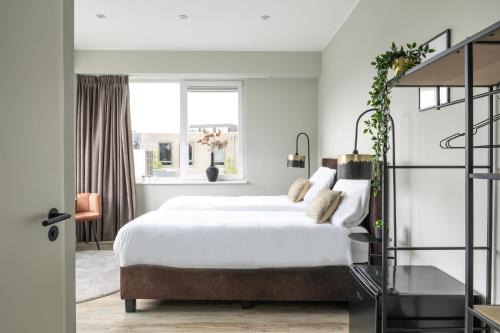 Raamsdonksveer Apartment | Fast Wifi, En Suite Bathroom - Maison Lux