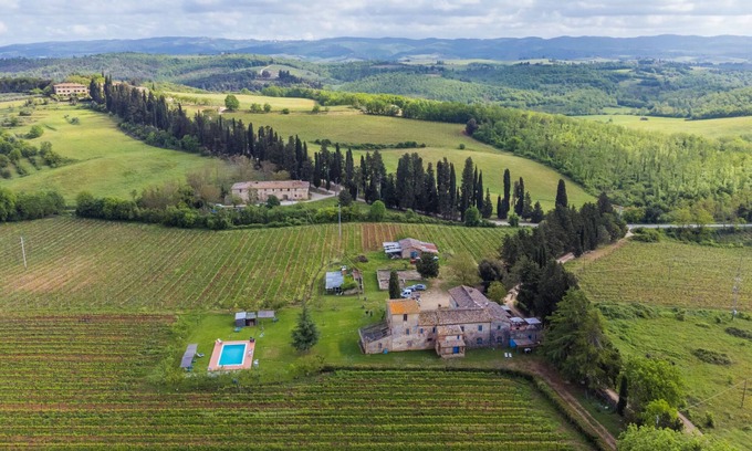 Monteriggioni Apartment | Fattoria Petraglia - Loggiato by Interhome