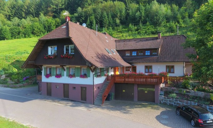 Zell am Harmersbach Apartment | Fe.wo. a. d. Bauernhof Waldnähe Spielplatz Hundezw. gr. Swimmbad im Ort