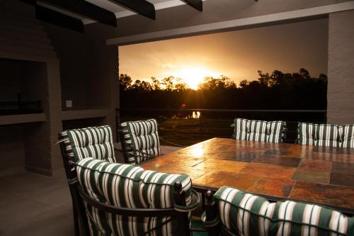 Parys Villa | Feathers and Rest Villa on the banks of the Vaalriver