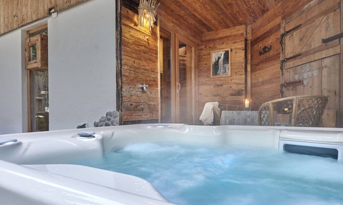 Graen House | Felsenhütte Modern retreat